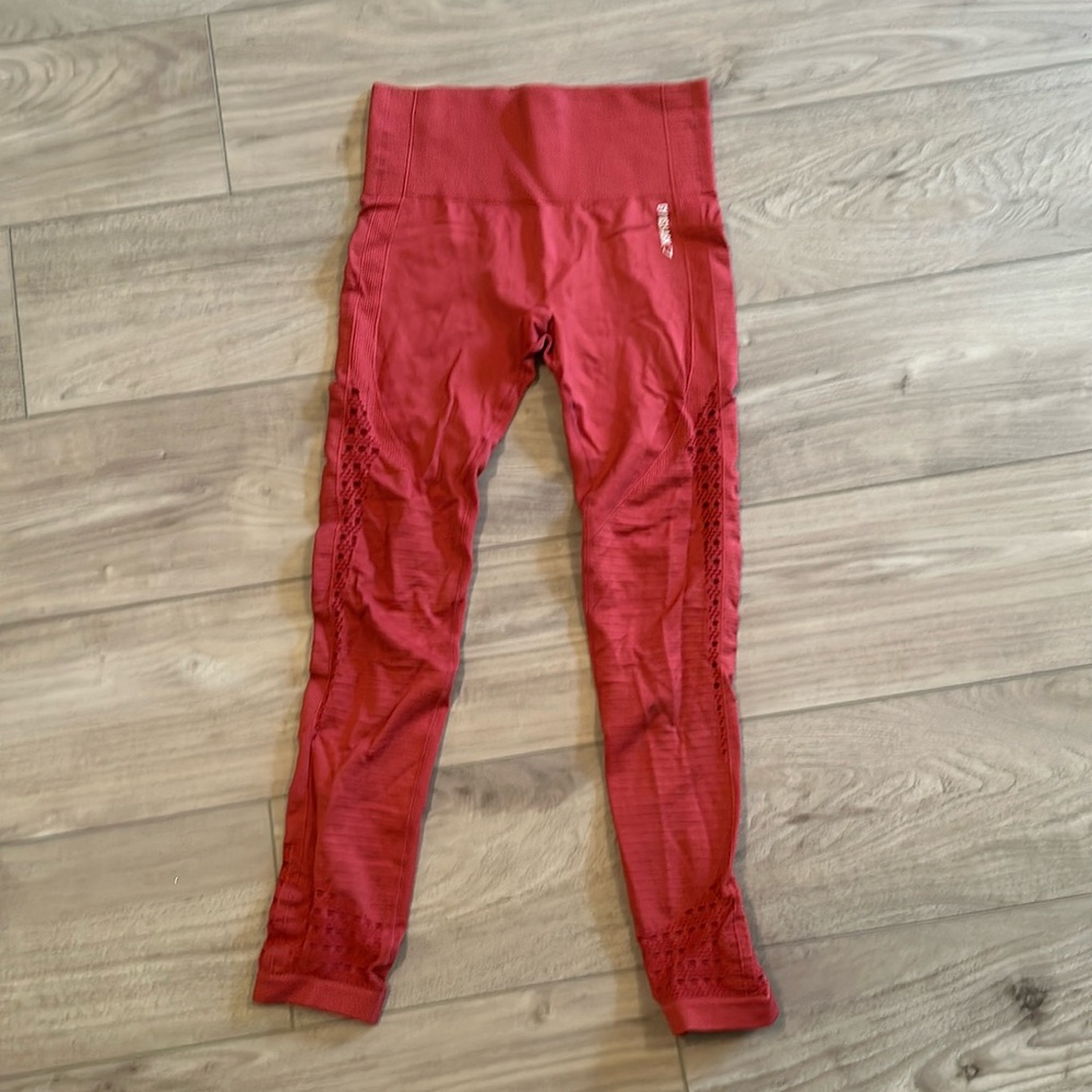 Red Energy + seamless gymshark leggings